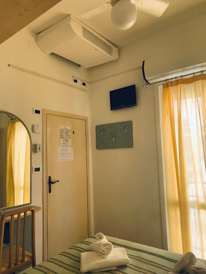 Hotel Maria Piera Rimini Buitenkant foto