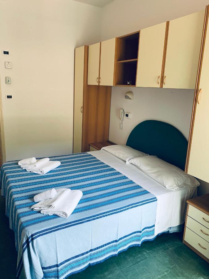Hotel Maria Piera Rimini Buitenkant foto