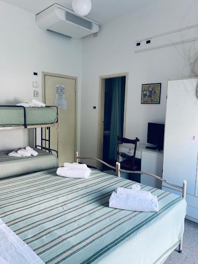 Hotel Maria Piera Rimini Buitenkant foto