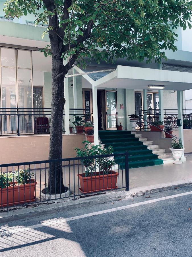 Hotel Maria Piera Rimini Buitenkant foto